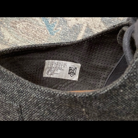 TOMS Men’s Barely Worn Fabric Lace Up Gray Shoes - Picture 3 of 6